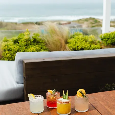 Hostel The Salty Surf & Yoga Ericeira