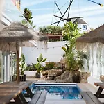 Hostel The Salty Surf & Yoga