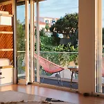 Vandrerhjem The Salty Surf & Yoga *