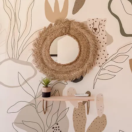 The Salty Surf & Yoga Хостел *