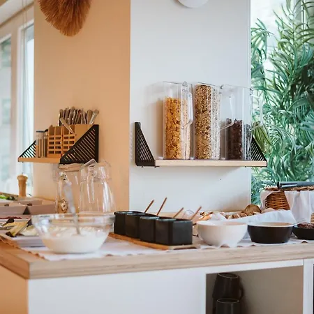 The Salty Surf & Yoga Эрисейра