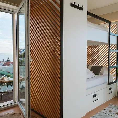Hostel The Salty Surf & Yoga Ericeira