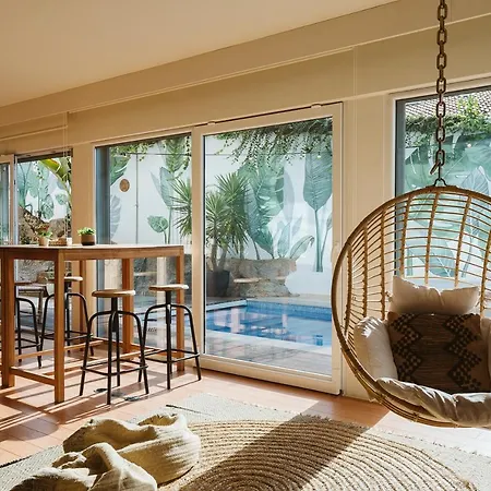 The Salty Surf & Yoga * Эрисейра