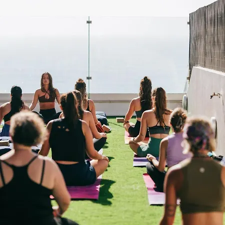 The Salty Surf & Yoga بيت شباب *