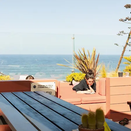 The Salty Surf & Yoga * إيريسييرا