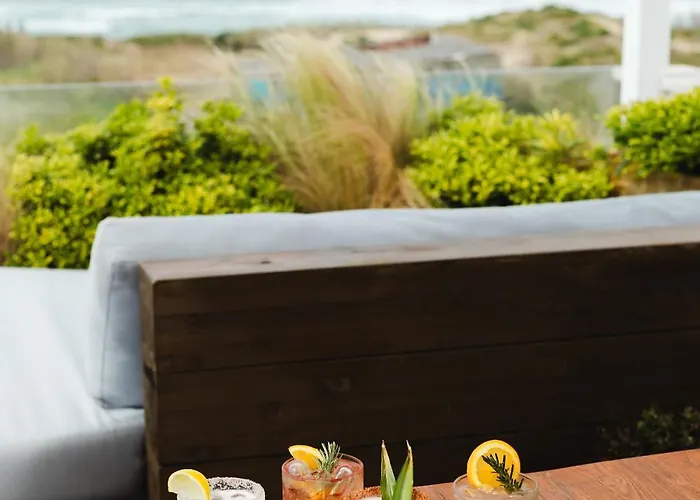 Hostel The Salty Surf & Yoga Ericeira