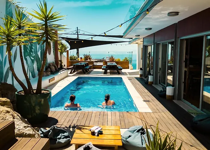 Hostel The Salty Surf & Yoga Ericeira